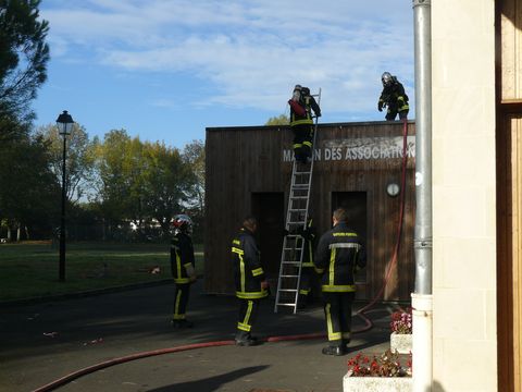pompiers Exercice Maison du village 4